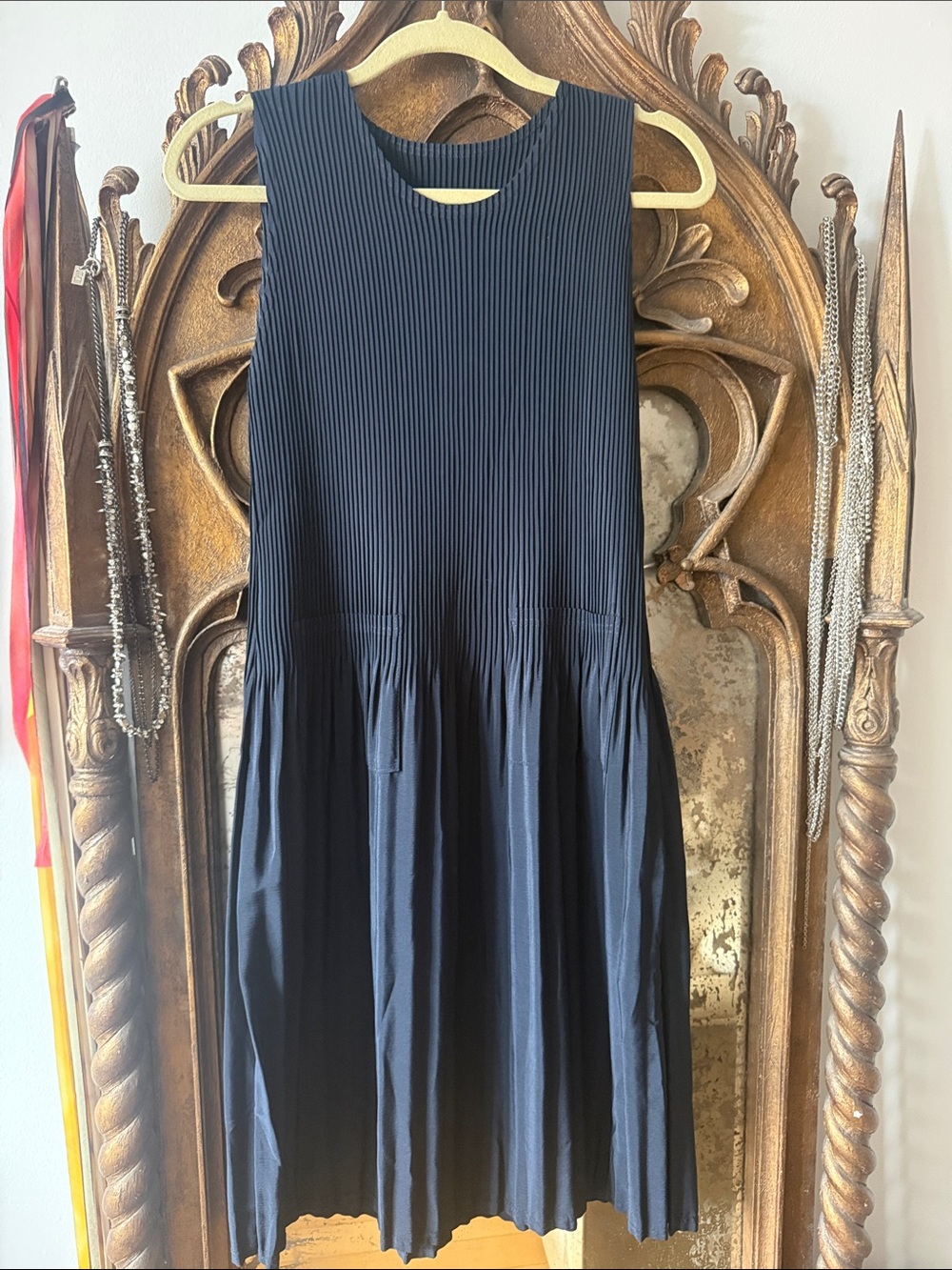 From Tokyo, Navy Sleeveless Pleated dress